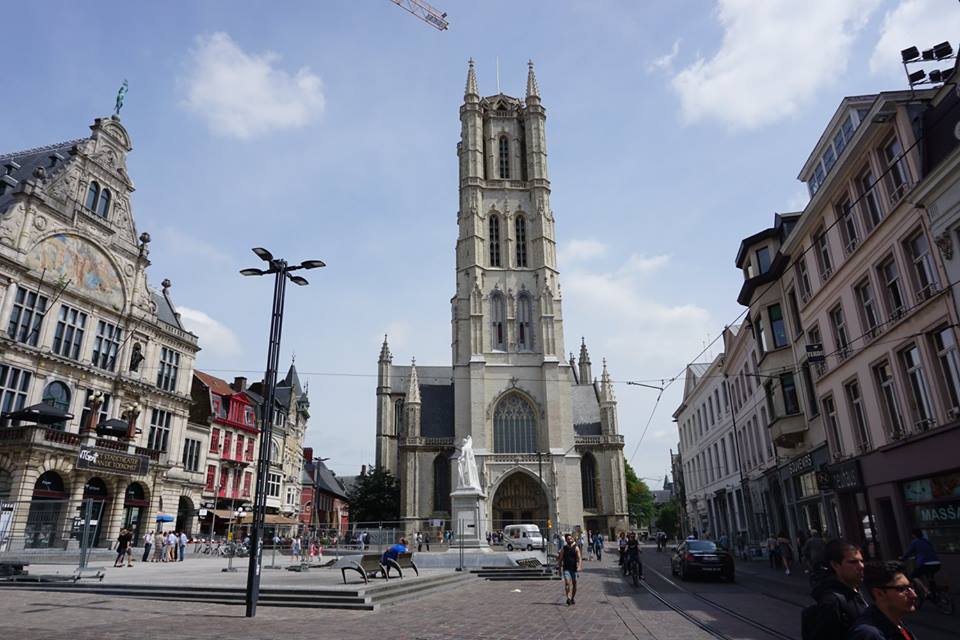 A portait shot of Saint Bavo Cathedral